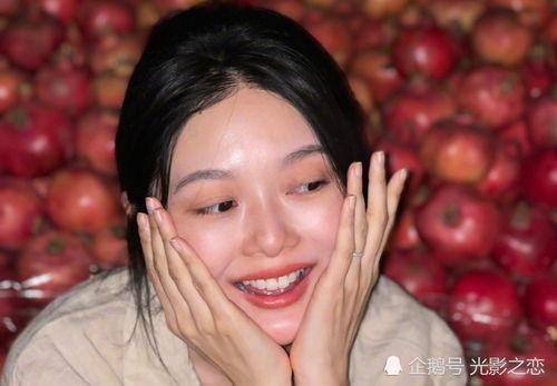 太阳女神网红吃瓜视频,揭秘娱乐圈幕后真相 第3张 太阳女神网红吃瓜视频,揭秘娱乐圈幕后真相 第3张