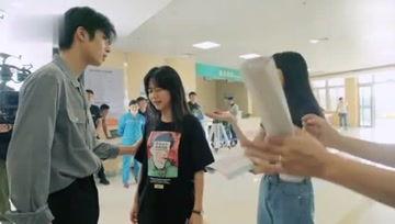 吃瓜娱乐小先锋,揭秘娱乐圈幕后故事 第1张 吃瓜娱乐小先锋,揭秘娱乐圈幕后故事 第1张